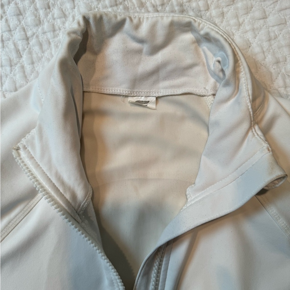 Fabletic’s White Fitted Jersey Jacket - image 6